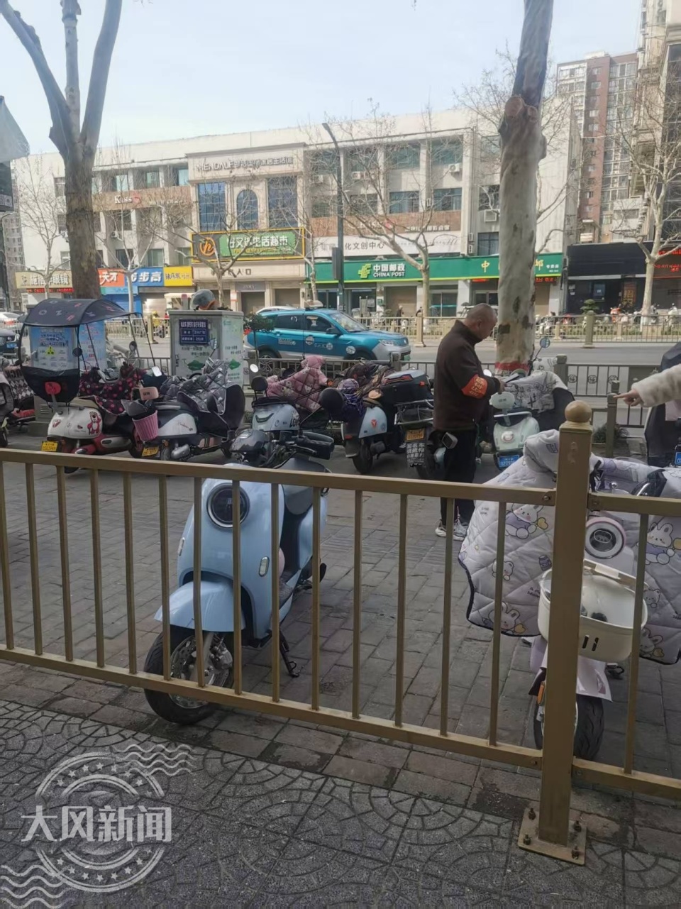 咸阳电动车停车费乱象_电动车保管费多少钱一个月_咸阳人民广场电动车收费问题