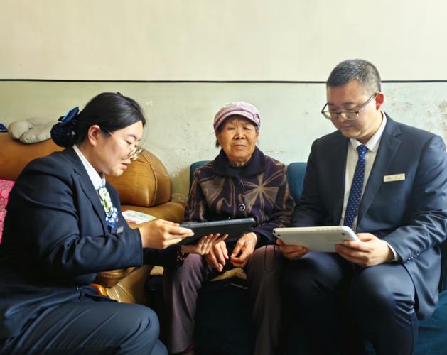 银行温暖服务在行动：疫情下的金融守护，客户难题迎刃而解