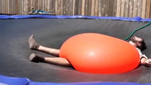 好奇开一家这样的蛋糕店能赚多少？我跑去暗中观察了