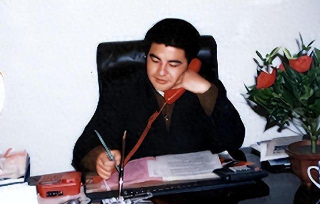 陈光标的钱是哪里来的_陈光标 中国首善 慈善家