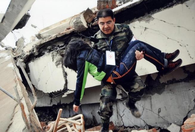 陈光标的钱是哪里来的_陈光标 中国首善 慈善家