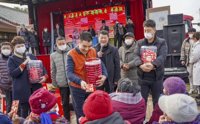 陈光标的钱是哪里来的_陈光标 中国首善 慈善家