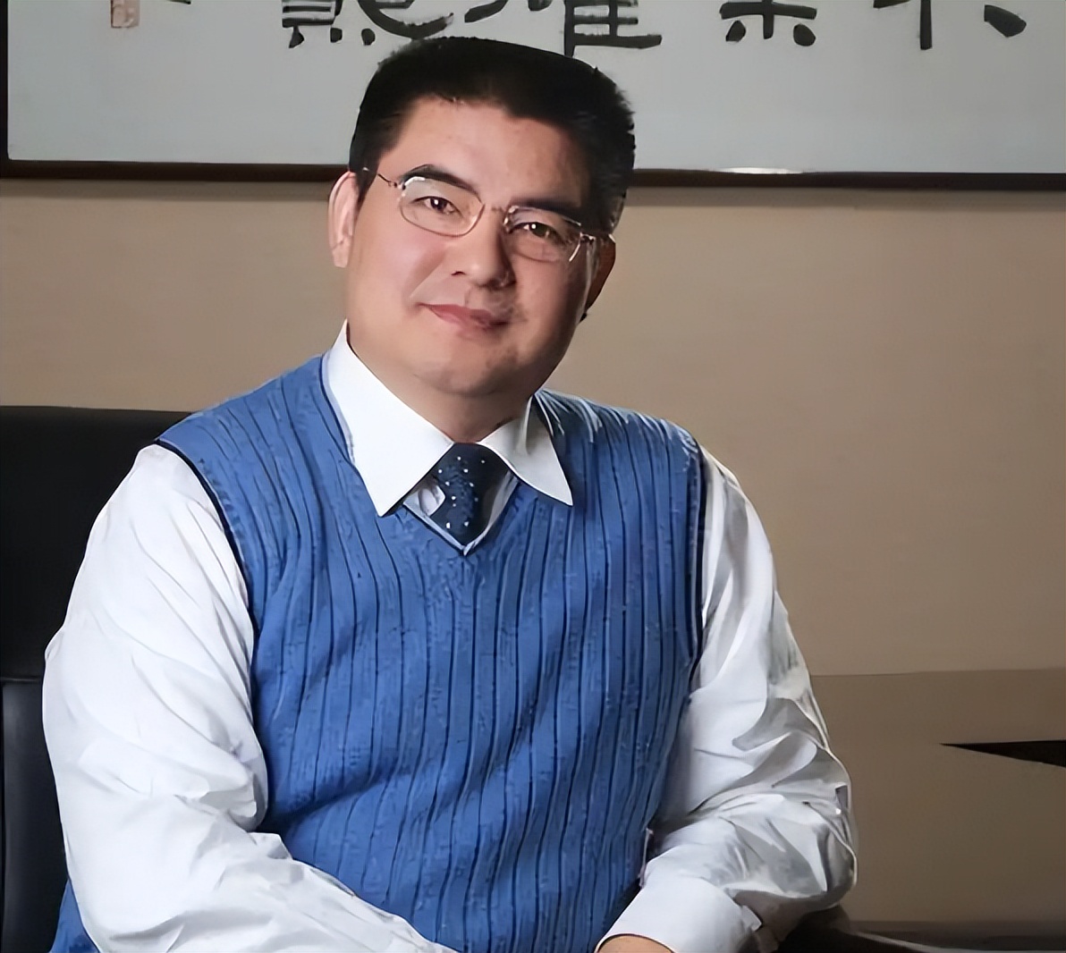 陈光标钱从哪里来的_陈光标的钱是哪里来的_陈光标发钱图