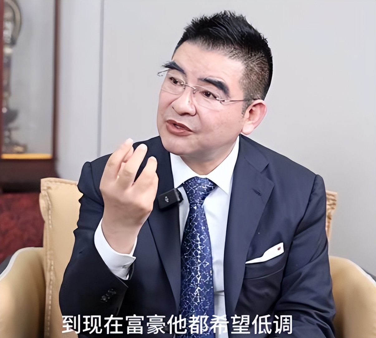 陈光标的钱是哪里来的_陈光标钱从哪里来的_陈光标发钱图